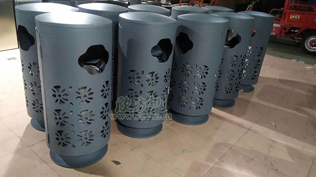 欣方圳精品定制垃圾桶表面鏤空精細(xì)雕刻，外形上設(shè)計美觀，新穎獨(dú)特！