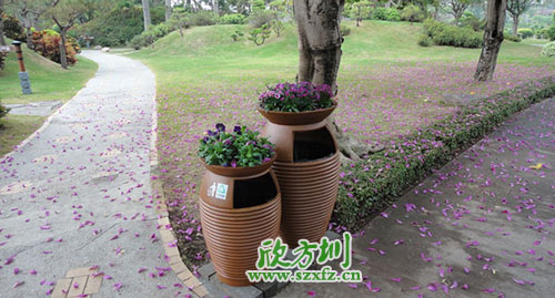  園林景區(qū)環(huán)保的選擇，玻璃鋼帶花盆垃圾桶